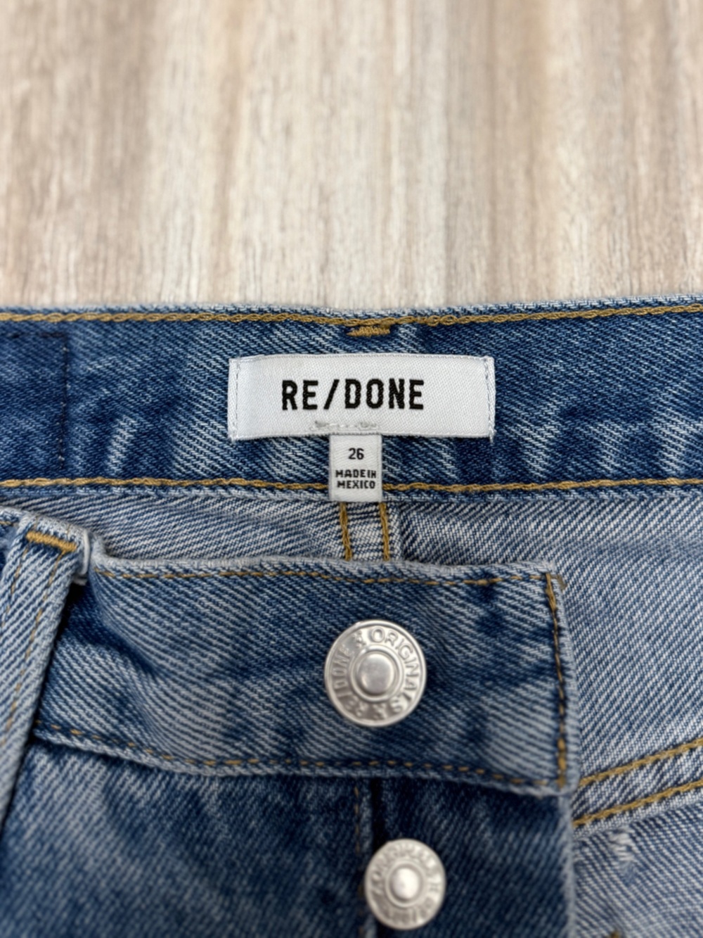 Re/Done 90’s High Rise Loose Jean Size Size 26 in Color Medium Destroyed - Picture 4 of 16
